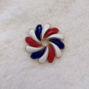 🌷2/$10🌷Vintage patriotic pin